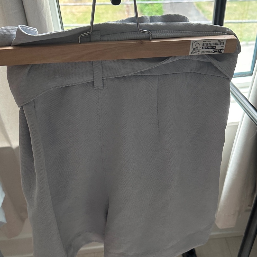Wilfred Light Gray High-Waisted Shorts - Picture 2 of 3